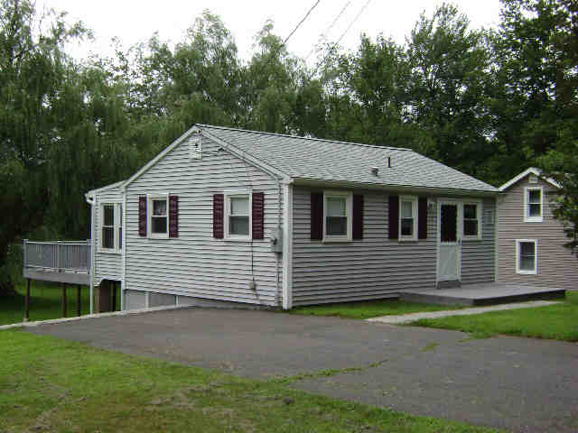 Building photograph for 35 BETHLEHEM LN